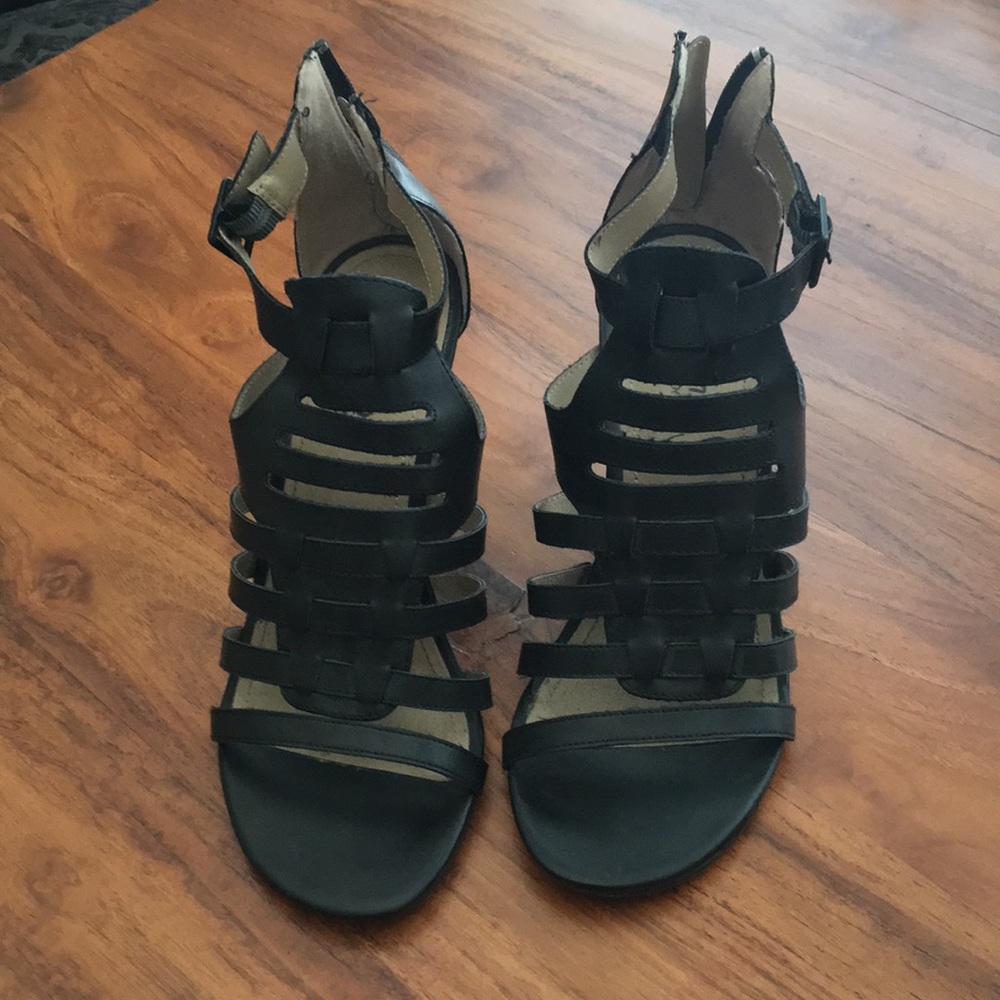 Reaction Kenneth Cole Black vegan wedge sandal 8.5